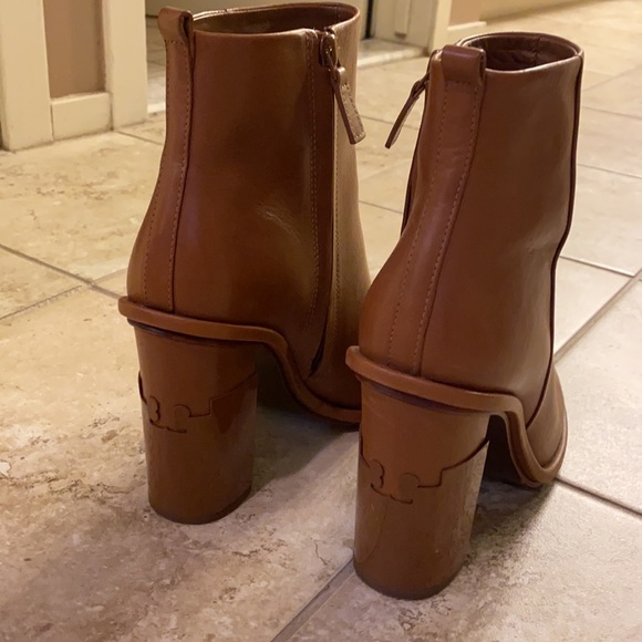 Tory burch boots. - Picture 2 of 4